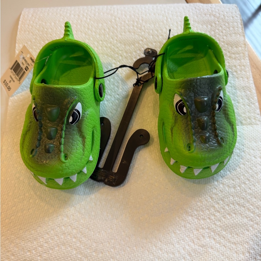 Size 6 Toddler Meijer’s Coast Rexi Lime Green Dinosaur Sandals